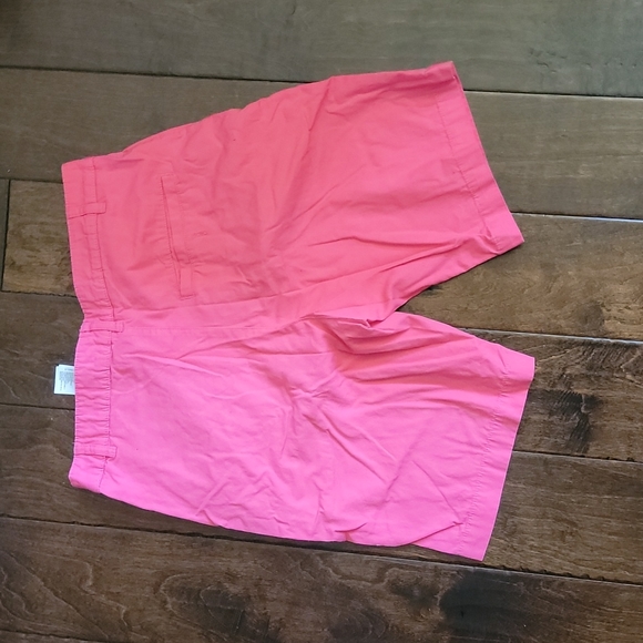 Pink shorts - Picture 2 of 3